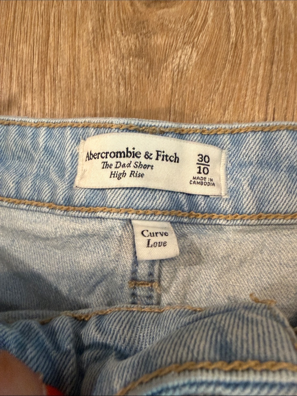 ABERCROMBIE CURVE LOVE THE DAD SHORT HIGH RISE SIZE 10 LIGHT WASH - Picture 4 of 5